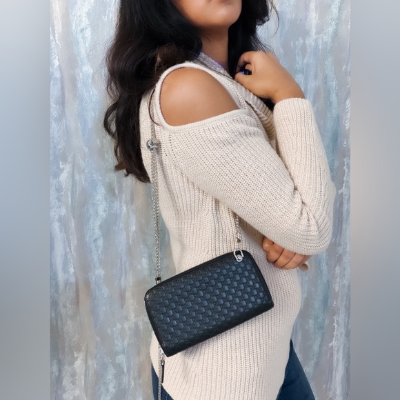 Gucci Handbags - Authentic Gucci GG zipper wallet on chain